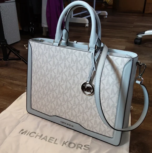 Michael Kors Signature Logo Jessie Large Tote in Soft Sky NWT - Picture 12 of 12